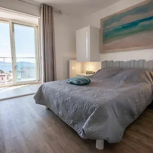 Tres Beau T2 Climatise Refait A Neuf, Vue Mer Panoramique Exceptionnelle A 120m A Pied De La Plage Apartment